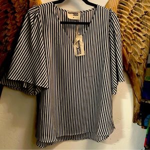 New with Tags Savannah Jane blouse